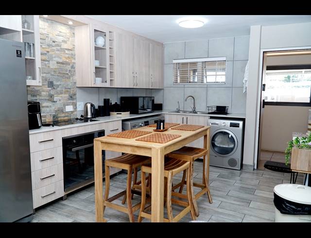 2 BEDROOM APARTMENT FOR SALE IN HARTENBOS CENTRAL